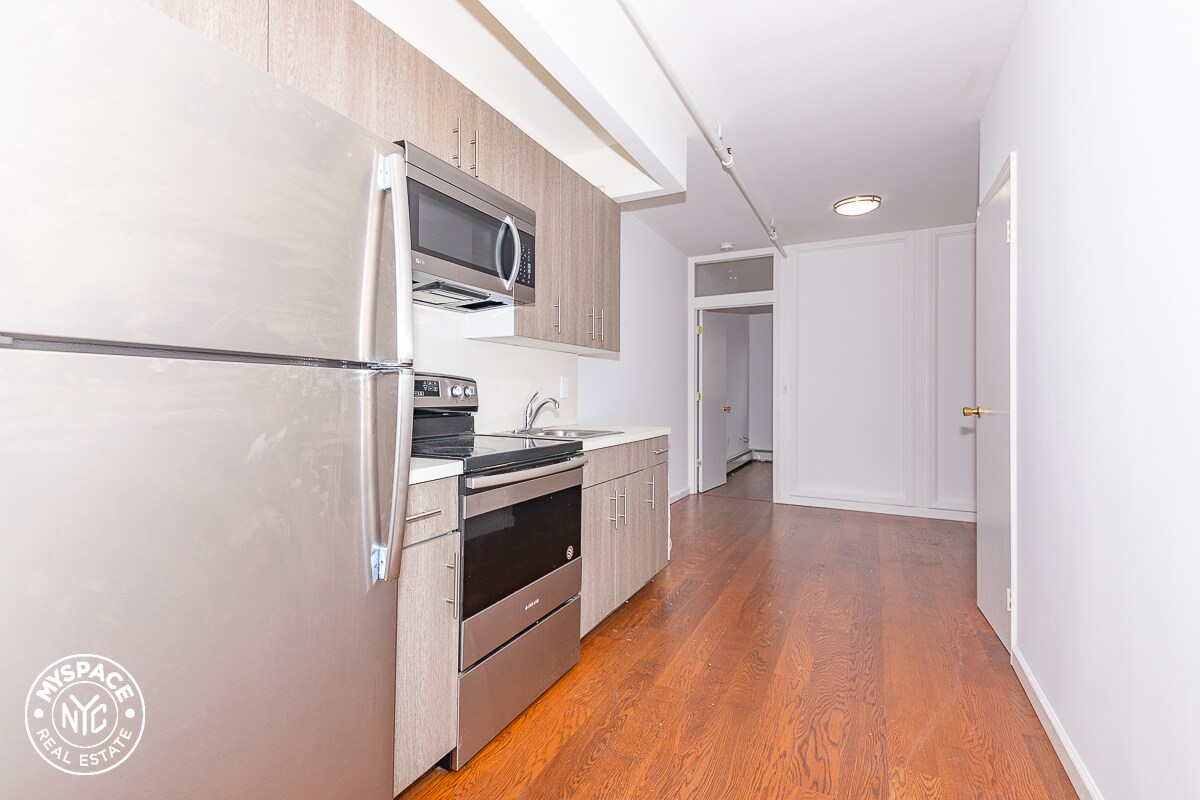 Primary Photo - 1356 Dekalb Ave