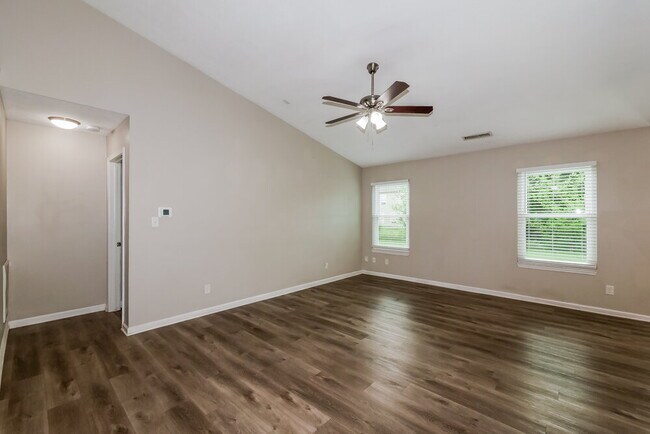 Foto del edificio - 1312 River Ridge Dr