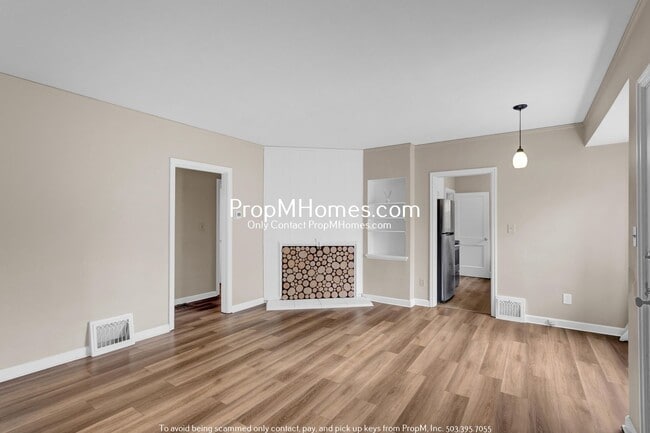 Building Photo - Charming Three Bedroom Duplex In First Add...