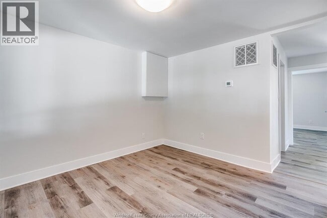 Building Photo - 301 Erieview Dr