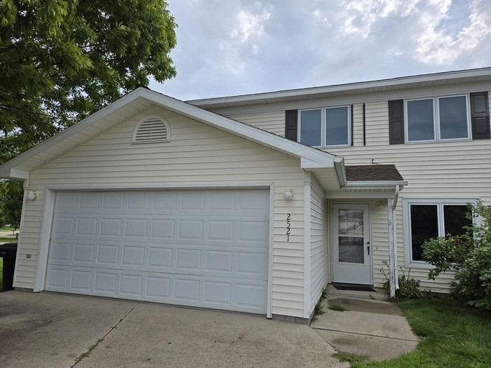 Foto principal - 2521 S 40th St