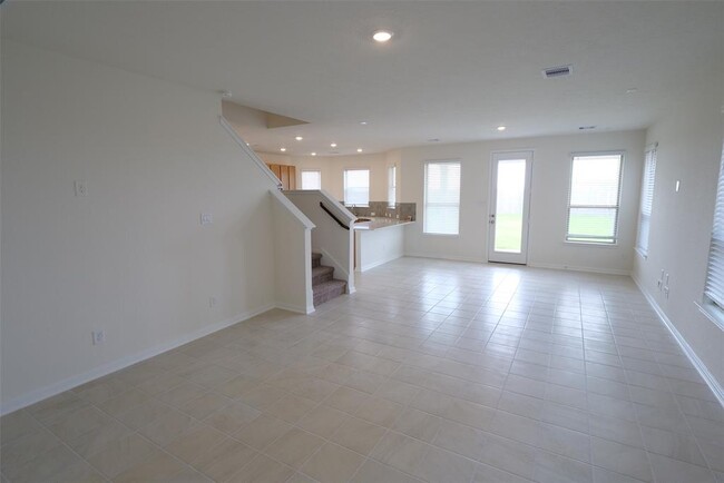Foto del edificio - 25303 Benroe St