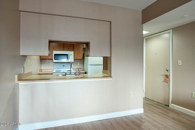 Foto del edificio - 3033 E Devonshire Ave