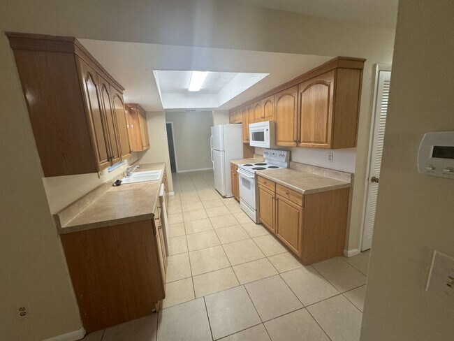 Building Photo - 110 Doveside Ln