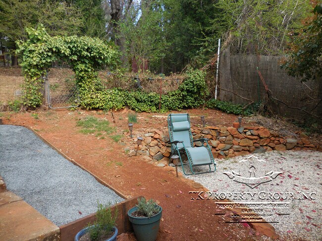 Building Photo - 321 Dorsey Dr