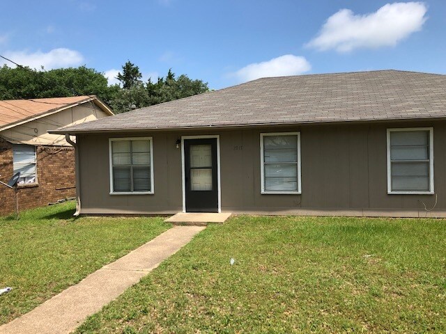 Foto principal - 2815 W Shaw St