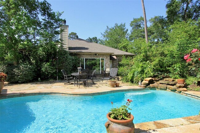 Building Photo - 222 Glencairn Ct