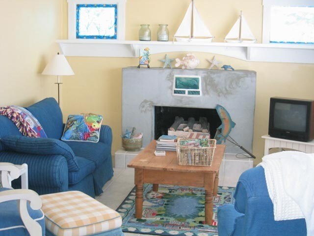 Building Photo - 815NA - Direct Oceanfront - Adorable North...