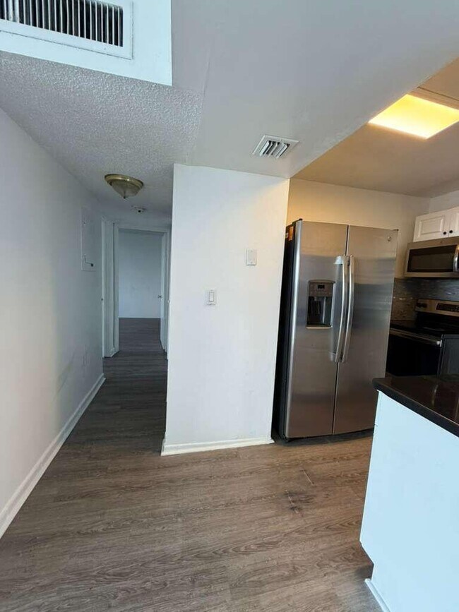 Foto del edificio - 9682 Fontainebleau Blvd
