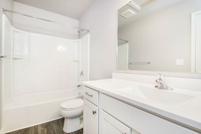 Building Photo - 551 Pioneer Trl
