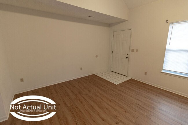 Building Photo - 212-214 Nikki Way