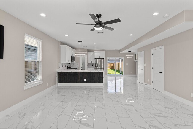 Foto del edificio - 7925 Colonial Ln