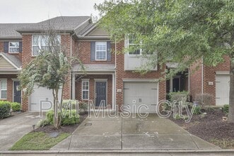 Building Photo - 1068 Ashmore Dr