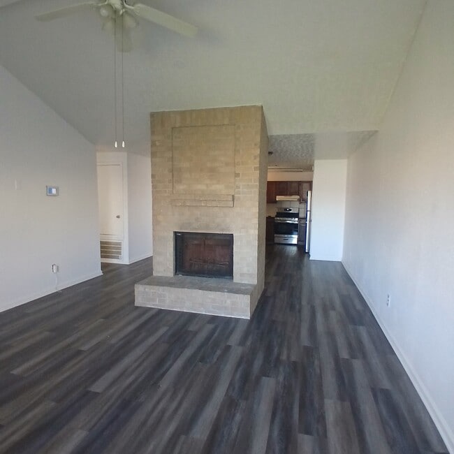 Building Photo - 5434 Parkridge Dr