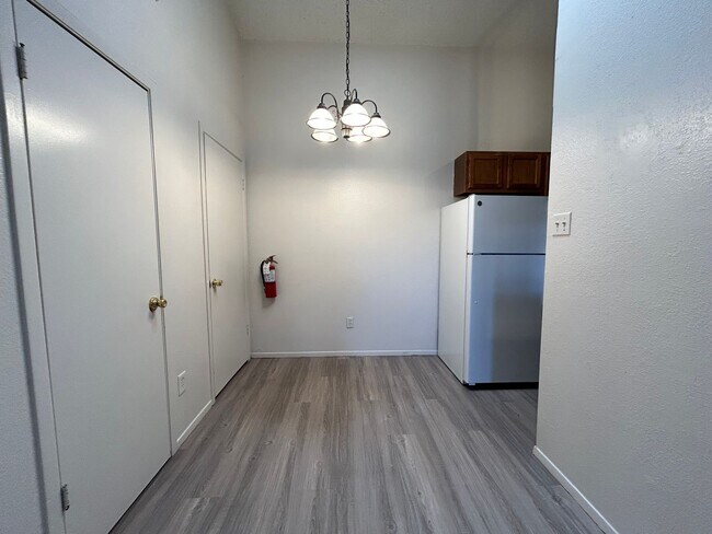 Foto del edificio - WBM 125 N Troy Avenue
