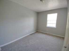 Building Photo - 16 Duiguid Dr