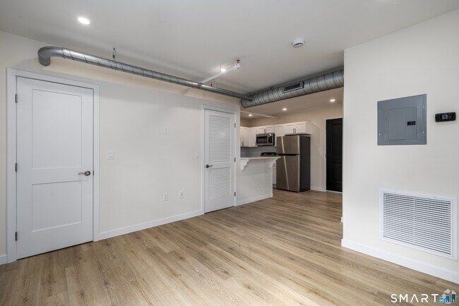 Foto del edificio - 584 Main St