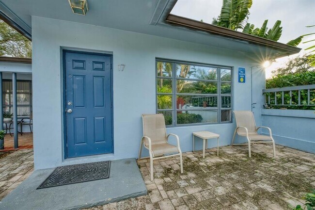 Building Photo - 408 NE 7th Avenue Unit 17