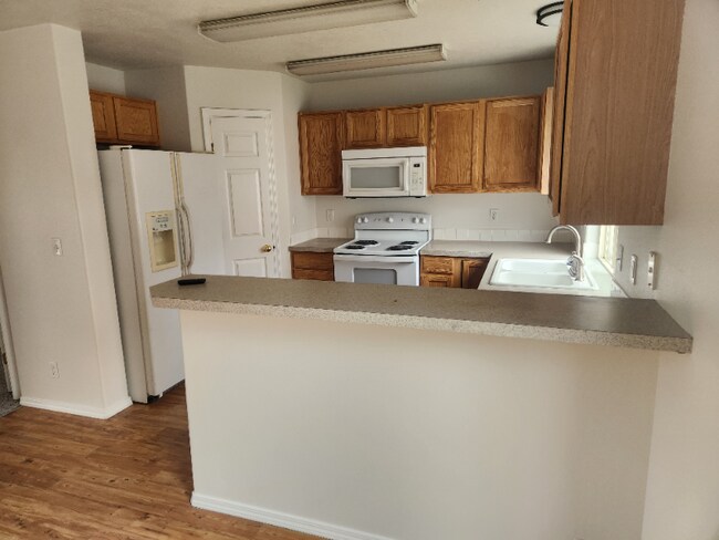 Foto del edificio - 1427 W Roberts Pl