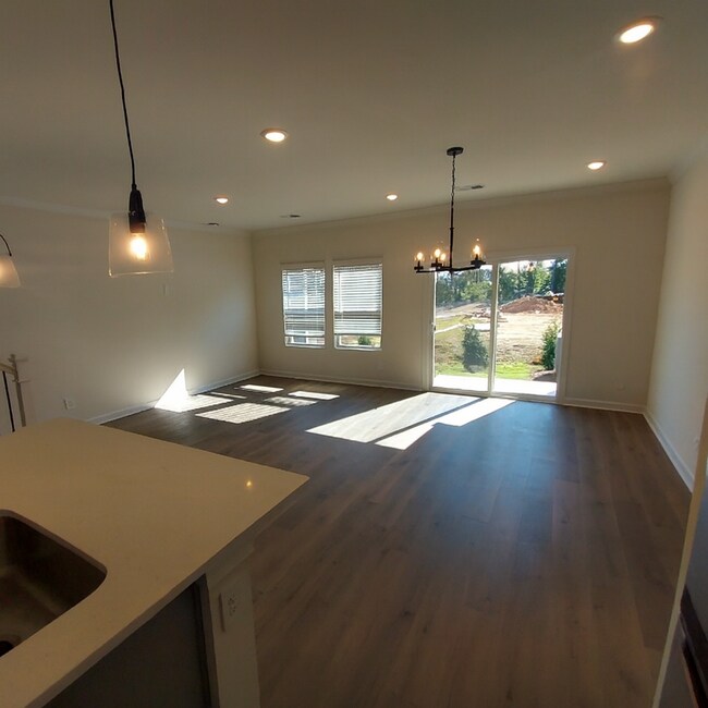Building Photo - 222 Tiger Lily Dr