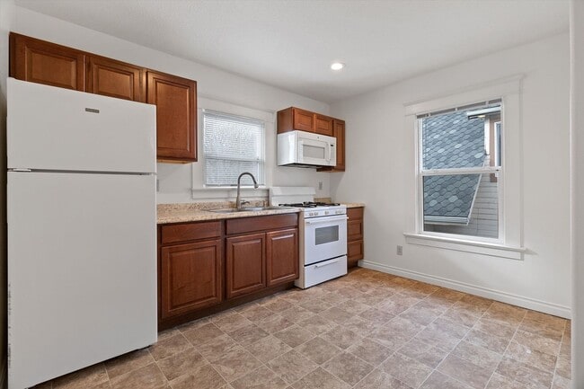 Building Photo - 1 Bedroom w/office space In Corbett/Lair H...