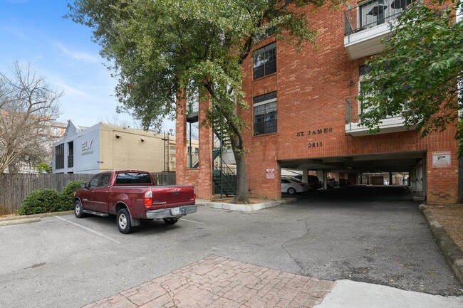 Building Photo - 2811 Rio Grande St