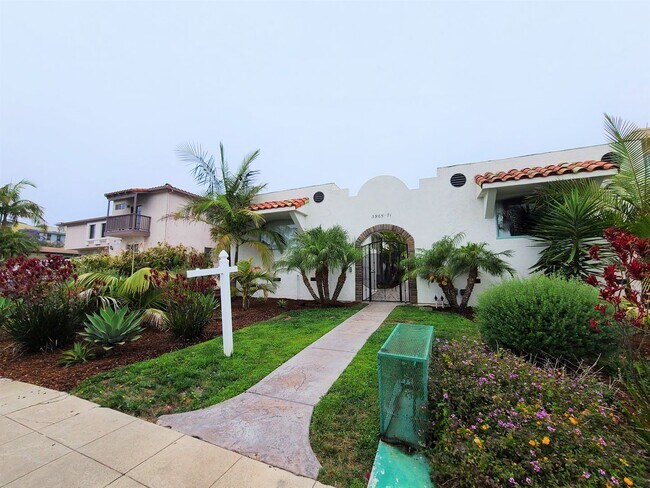 Foto del edificio - Upgraded Hacienda Style Home!