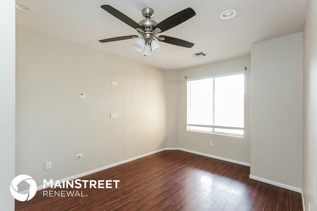 Foto del edificio - 6512 W Gross Ave