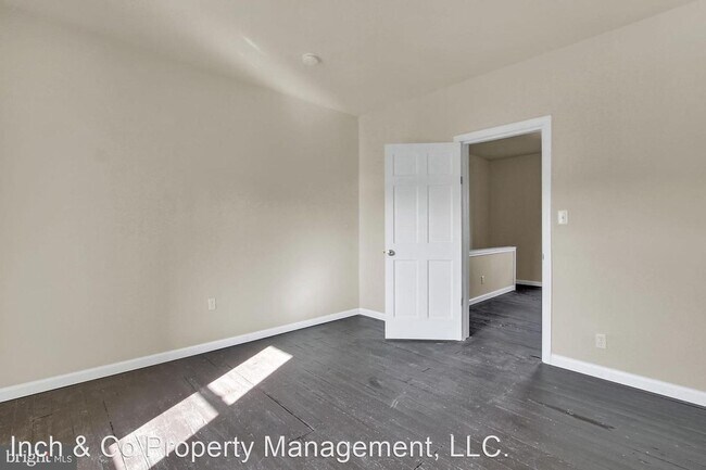 Building Photo - 5 br, 1.5 bath House - 553 West Clarke Ave