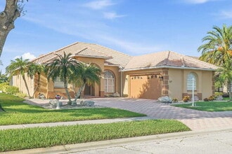 Building Photo - 117 Grand Oak Cir