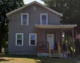 Building Photo - 822 Oneida St