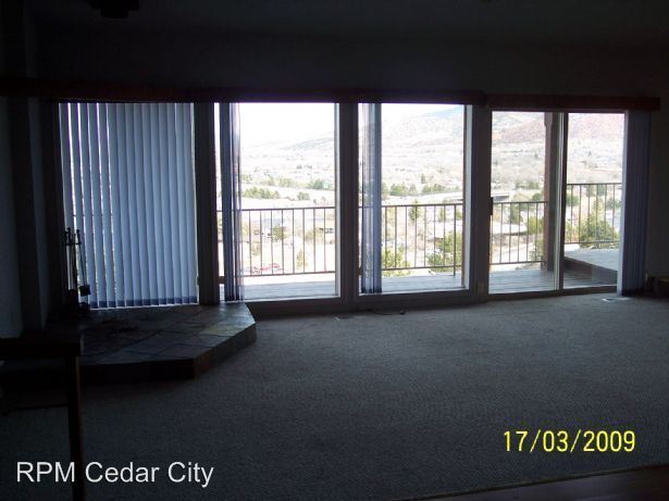 Foto del edificio - 221 S Casa Loma Ln