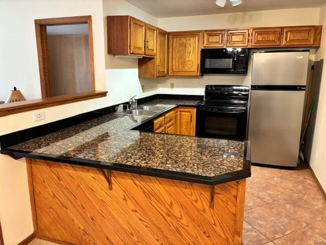 Building Photo - Long Term Rental- Buffalo Village BB208