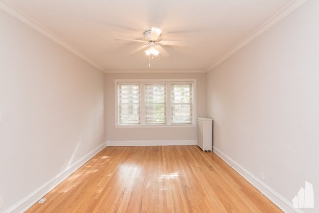 Building Photo - 7440 N Artesian Ave