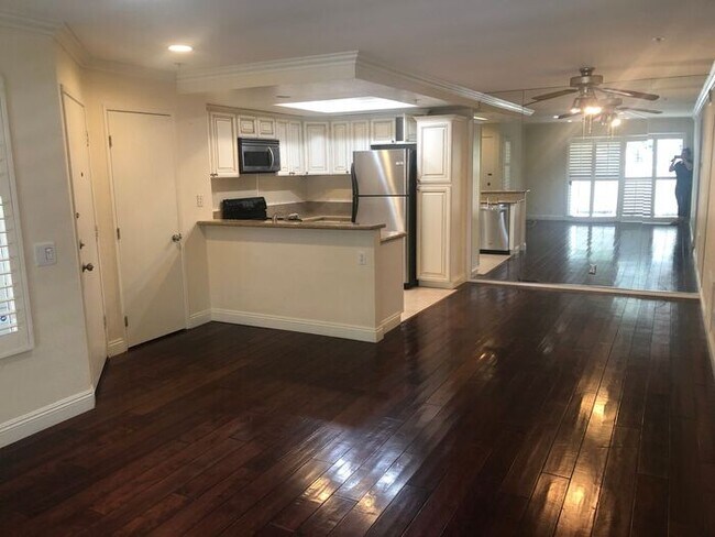 Building Photo - 2880 Keller #30 Tustin CA 92780