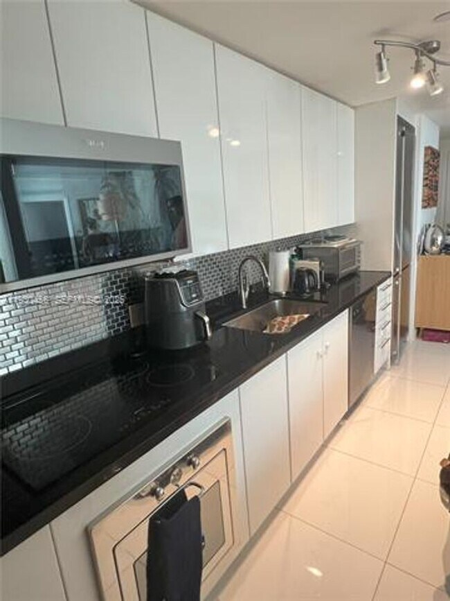 Photo - 92 SW 3rd St Apartment