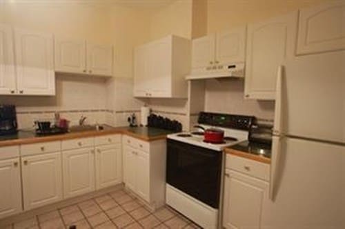 Primary Photo - 146 Cypress St