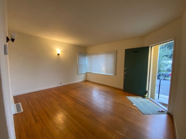 Foto del edificio - 1013 Berrellesa St