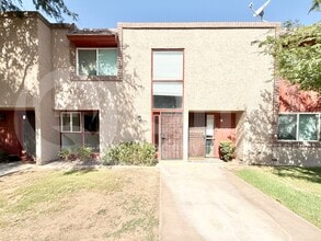 Building Photo - 8255 E Thomas Rd