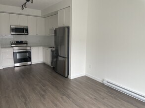 Building Photo - 15733-15785 85 Ave
