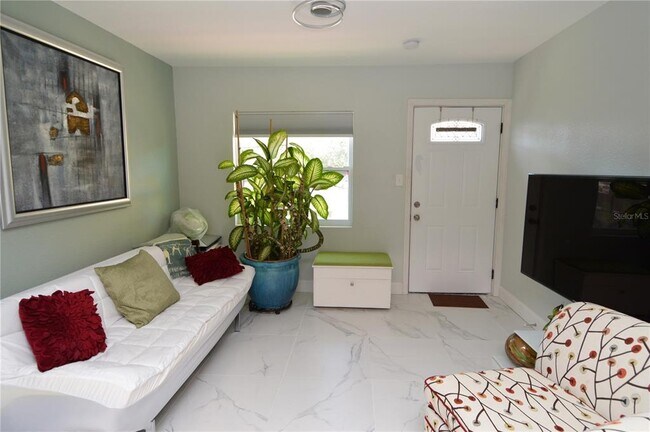 Foto del edificio - 6744 Dairy Rd