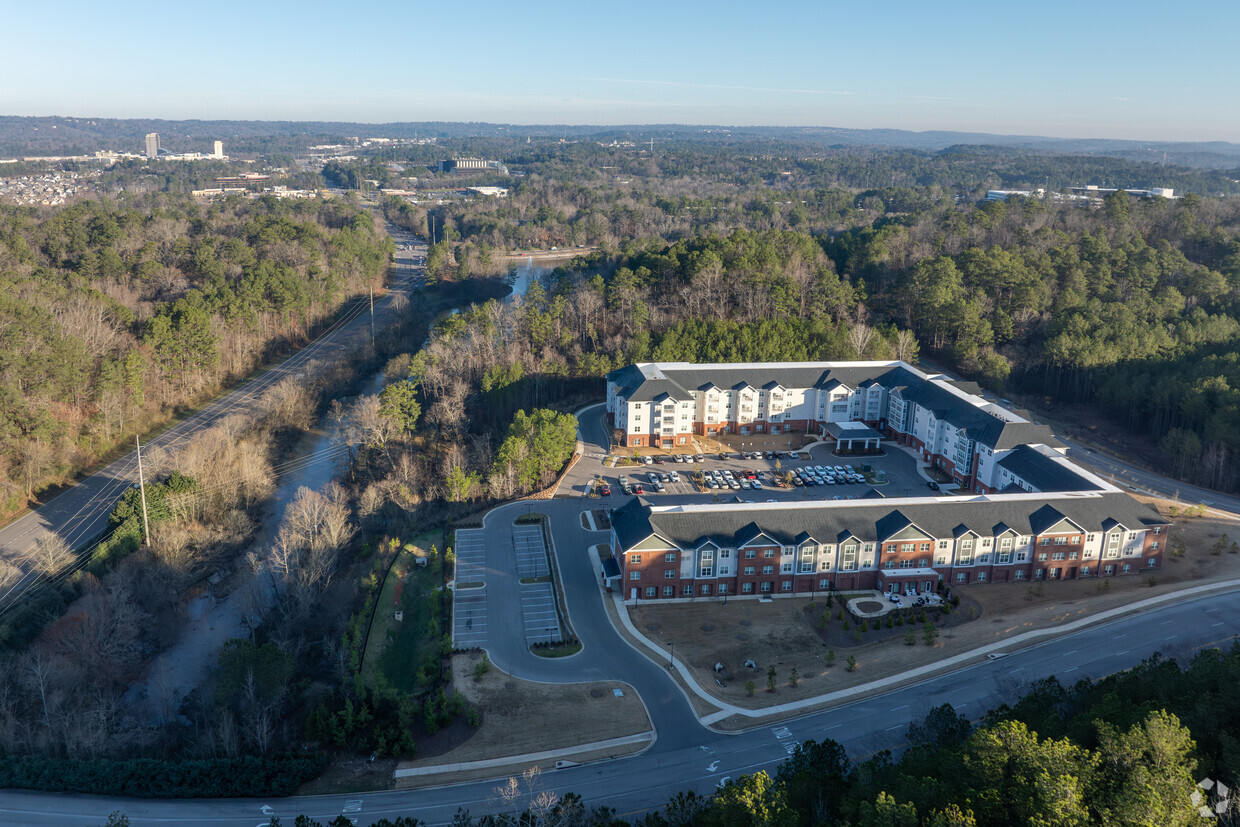 Building Photo - The Crossings at Riverchase