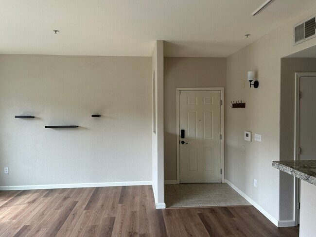 Foto del edificio - 4200 E Commerce Way