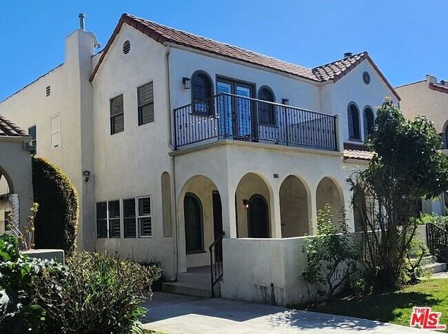 Foto del edificio - 1024 Cloverdale Ave