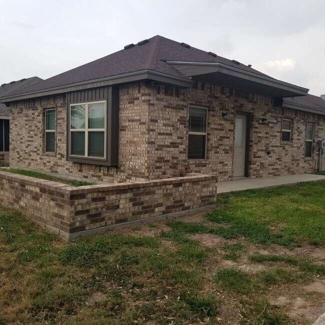 Building Photo - 1513 River Bend Dr