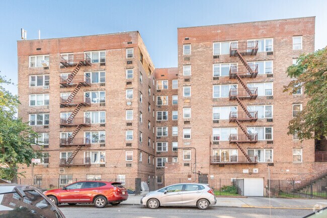 399-421 E 17th St - 415 E 17th St