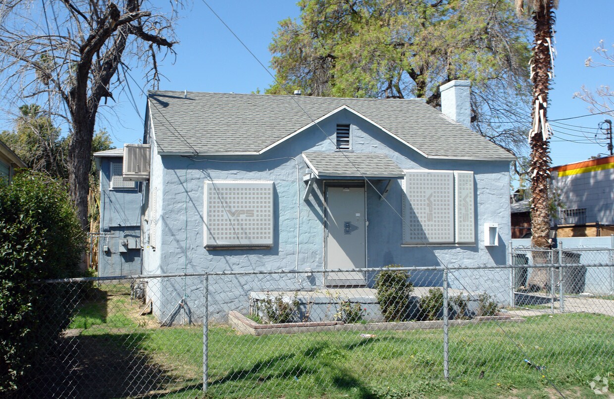 Foto del edificio - 1172 N Mayfield Ave