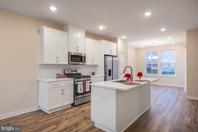 Building Photo - 923 Magnolia Ln
