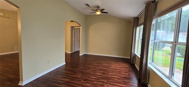 Foto del edificio - 315 Gonzales Pl