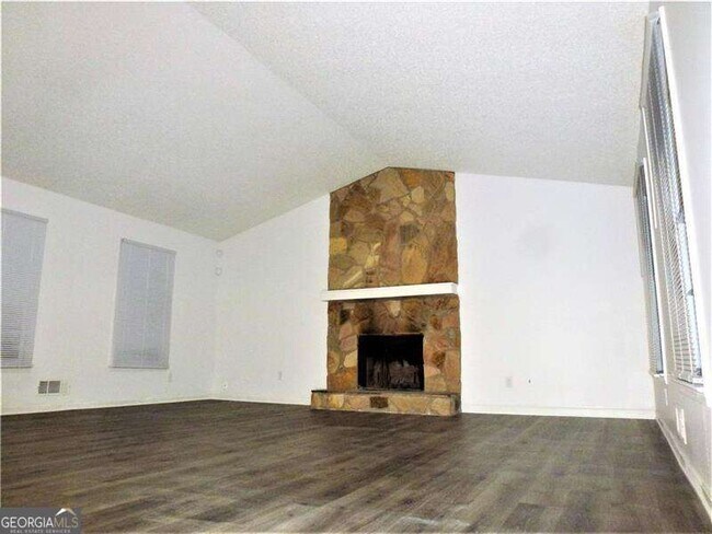 Foto del edificio - 382 Cross Creek Pl
